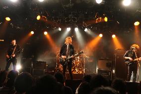 The Amazons in concert in Tokyo