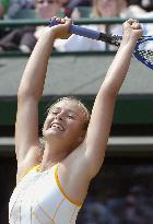 Russia's Sharapova advances to semifinal at Wimbledon