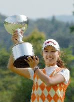 Ueda tops Fudo in playoff to win Resort Trust Ladies