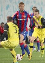 Honda plays against Sparta Prague