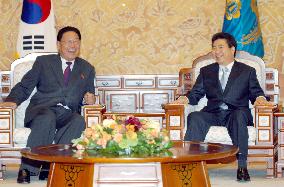 S. Korean president meets N. Korean premier