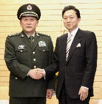 Hatoyama meets with Chinese defense chief