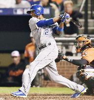 Royals edge Orioles in Game 2 of ALCS