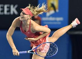 Sharapova wins 1st-round Australian Open match