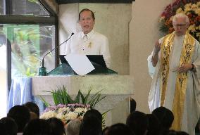 Aquino speaks at mass on 29th anniv. of 1986 revolution