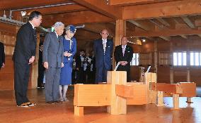 Imperial couple visits house in Kanazawa Castle Park