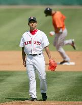 Matsuzaka roughed up by Orioles