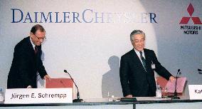 (4)DaimlerChrysler pulls out of Mitsubishi Motors