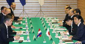 PM Abe meets with Croatian counterpart