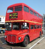 Red London bus gets press preview ahead of debut in Japan