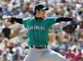Iwakuma struggles against Dodgers