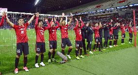 Soccer: Oscar blows 2 penalties as Urawa edge SIPG to wrest Group F lead