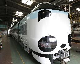 JR West unveils panda train