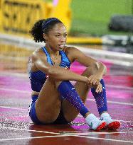 Athletics: Francis wins women's 400m, Felix 3rd at worlds