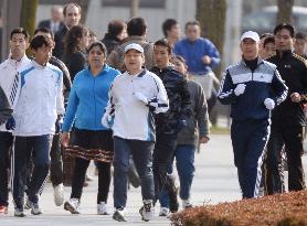 Crown prince jogs around Imperial Palace