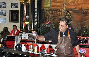 U.S. bartender participates in Cuba cocktail contest