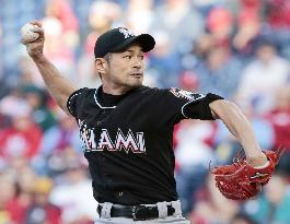 Ichiro makes 1st MLB pitching appearance