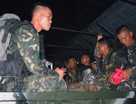 (1)Soldiers' standoff ends in Manila