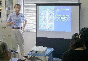 Whaling expert speaks to class for citizens in western Japan