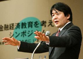 (1)Takenaka speaks at open forum