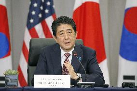 U.S, Japan, S. Korea confirm unity against N. Korea