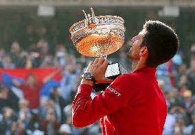 Djokovic wins all 4 Grand Slam titles in row