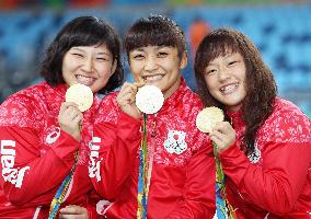 Olympics: Japan sweeps women's wrestling gold medals on Day 13