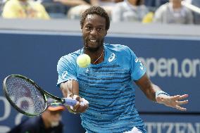 Monfils cruises into U.S. Open quarterfinals