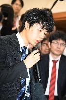 Japanese teen shogi sensation Fujii ties winning streak record