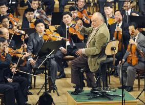 Maazel conducts North Korea's state orchestra