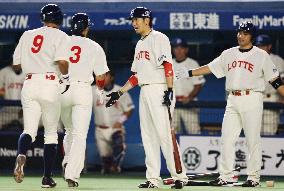 Lotte players in classic jersey