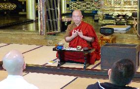 Priest teaches how to meditate at Zen workshop