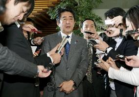 PM Abe instructs ministers to work as one over hostage crisis