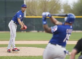 Darvish throws in Rangers intrasquad game