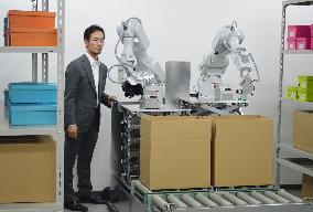 Hitachi develops robot to facilitate warehouse work