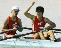 Suda, Omoto win gold in rowing