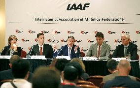 Russia remains banned from tracks, IAAF decides