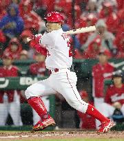 Baseball: Rain hands Carp quick win in CL final stage opener