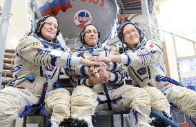 Astronauts traveling to ISS set