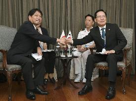 Japanese and S. Korean defense chiefs