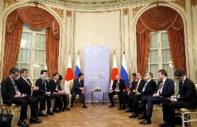 Japan-Russia talks