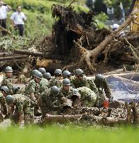 Heavy rain causes havoc in Japan