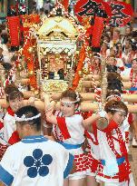 Tenjin Festival opens in Osaka
