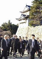 Ex-Taiwan President Lee enjoys Nagoya tour