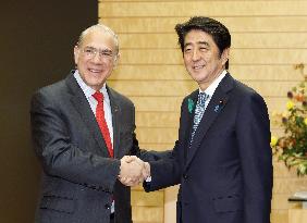 PM Abe meets with OECD secretary general
