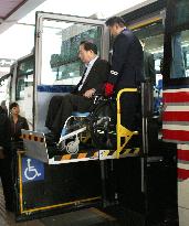 Gov't eyes increasing lift-equipped buses for Paralympics