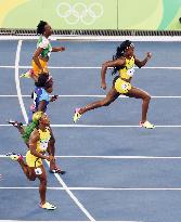 Olympics: Thompson wins women's 100m