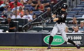 Ichiro hits RBI single against Braves