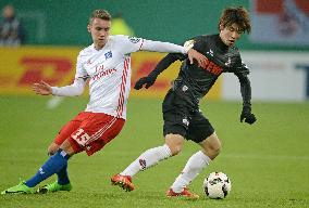 Soccer: Hamburger beat Cologne 2-0 to advance to German Cup q'finals