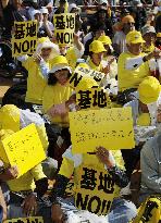 Anti-Futemma base rally in Okinawa